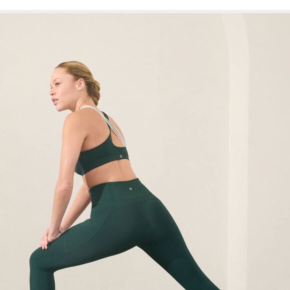 High-Waisted Green Leggings - Picture 2 of 7